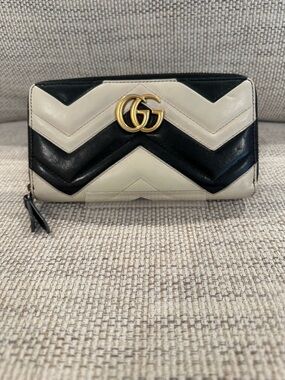 Gucci GG Marmont Matelassé zip-around wallet